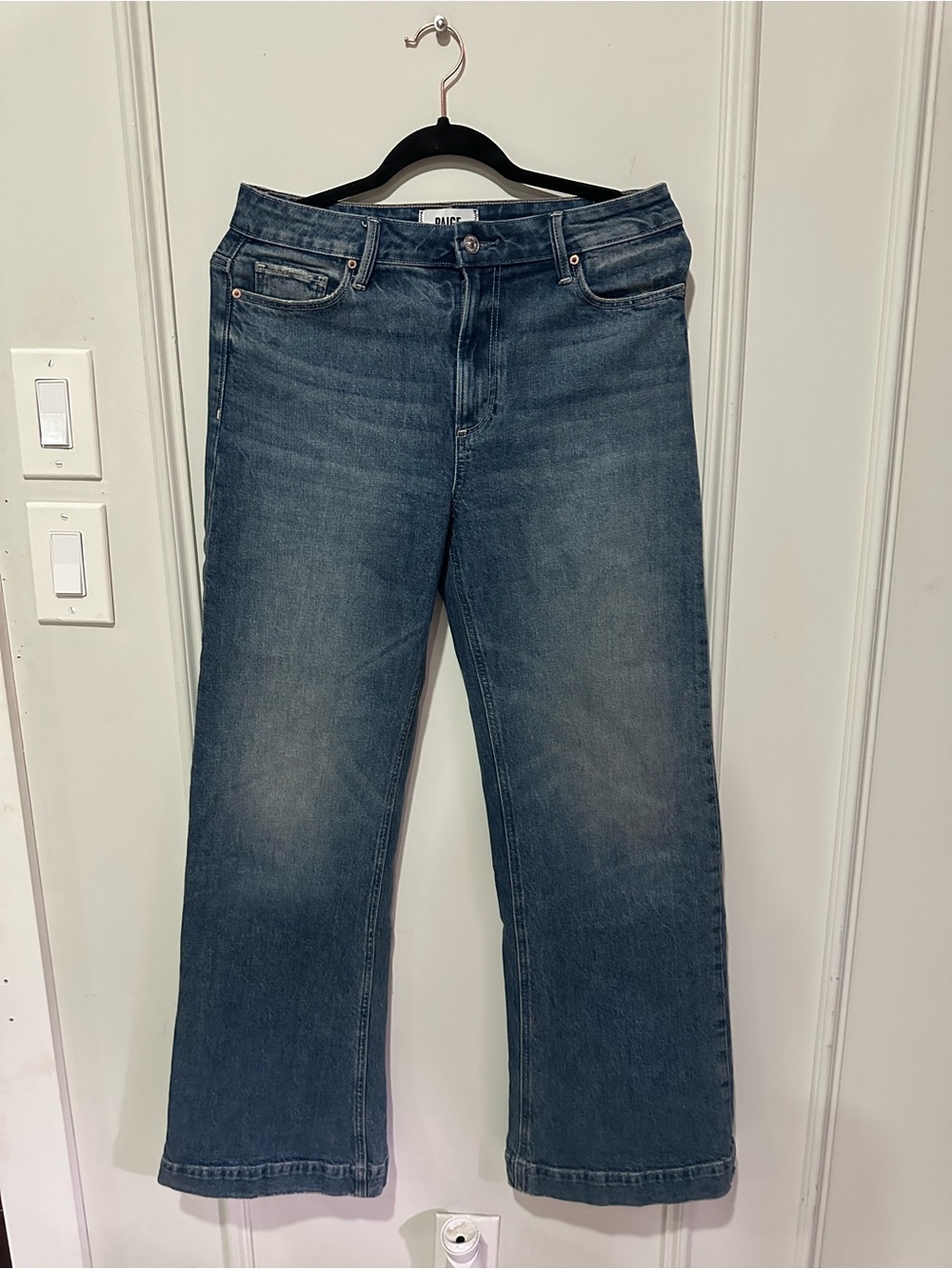 PAIGE Leenah Wide-Leg Jeans in Medium Blue Wash - Picture 3 of 5